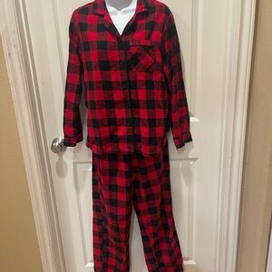 Wondershop Red and Black Plaid Women’s Pajama Set